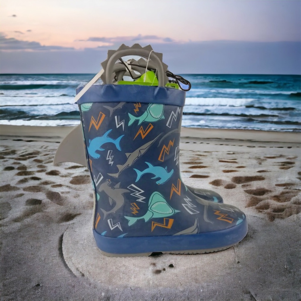 Members Mark Children’s Lined pull on Rain Boot Blue Shark Design size 9/10